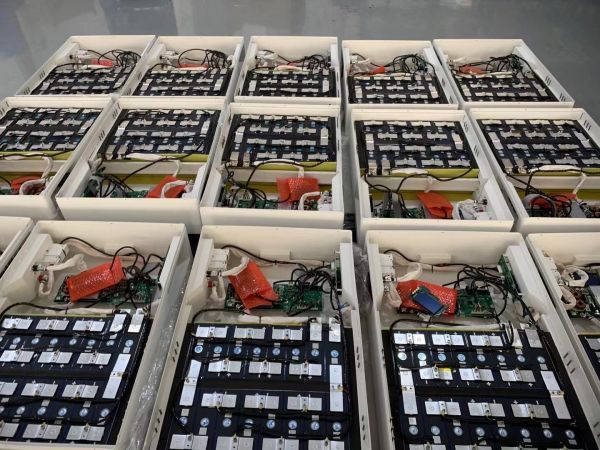 Professional Assembly of 51.2V 100Ah Wall Mounted Solar Batteries at LTS Factory